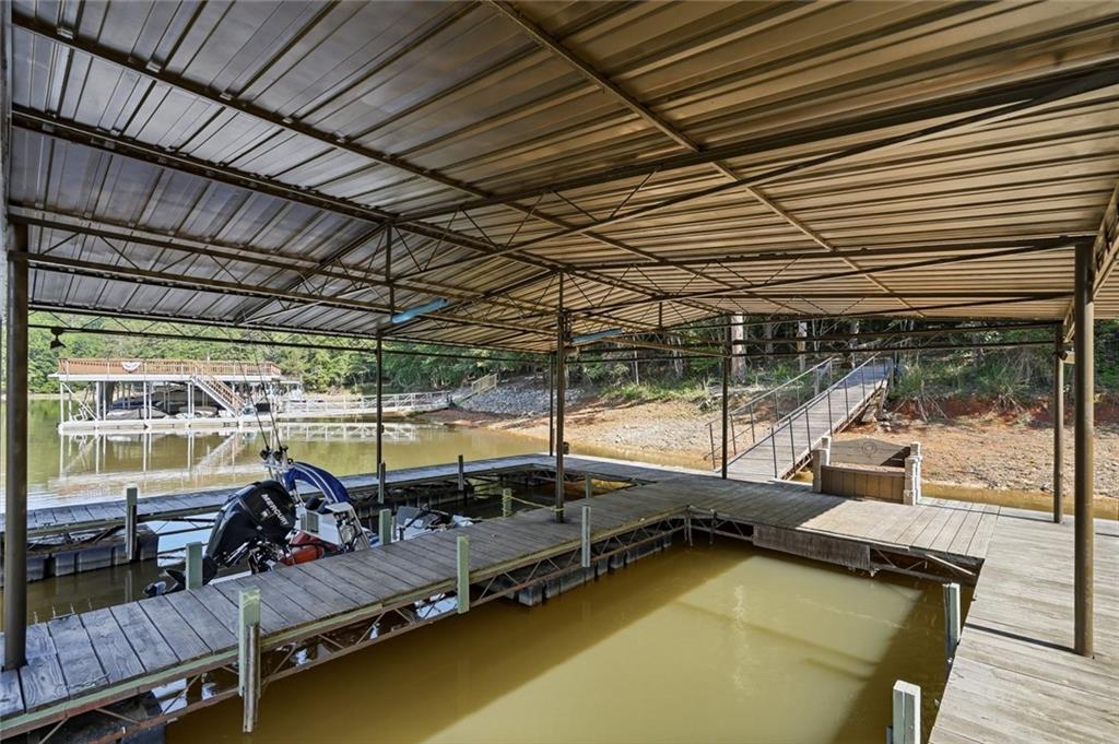 380 Fredricks Cove