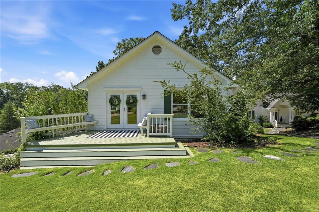 380 Fredricks Cove