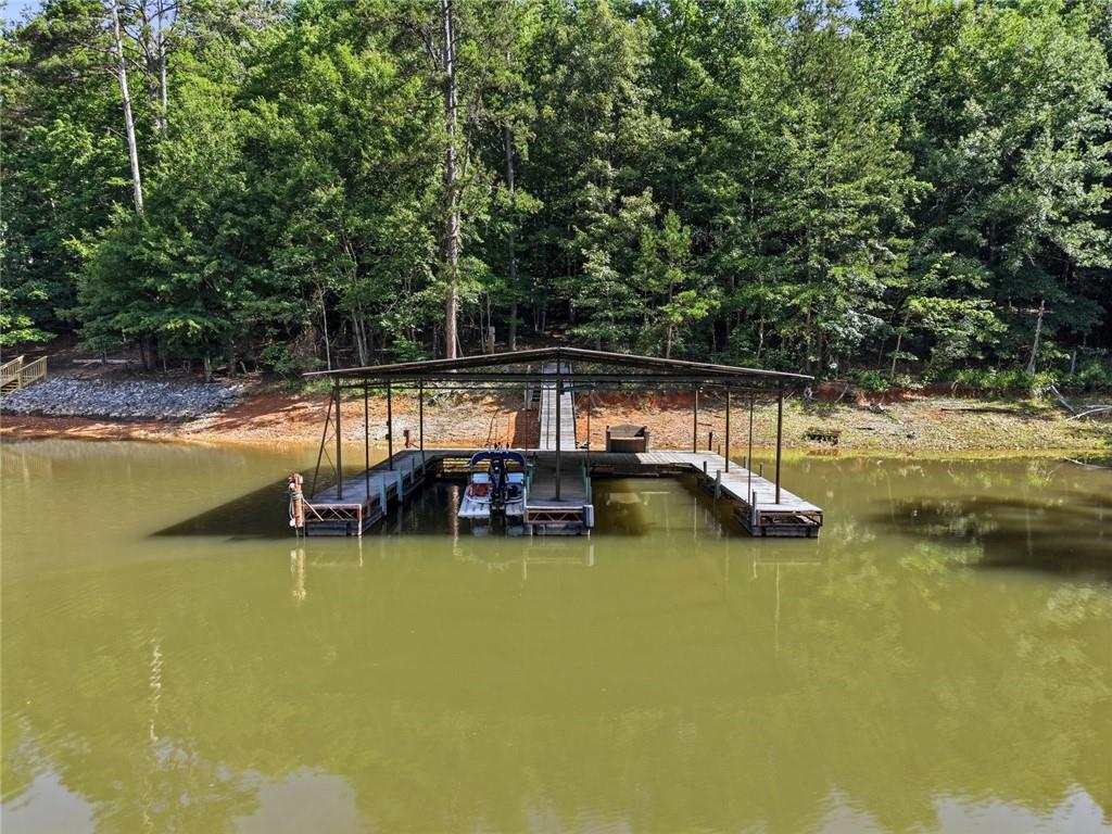 380 Fredricks Cove