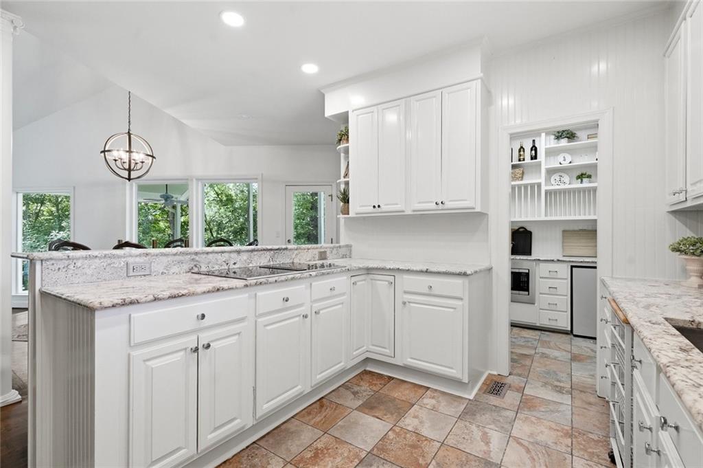 380 Fredricks Cove