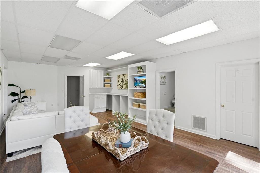 380 Fredricks Cove