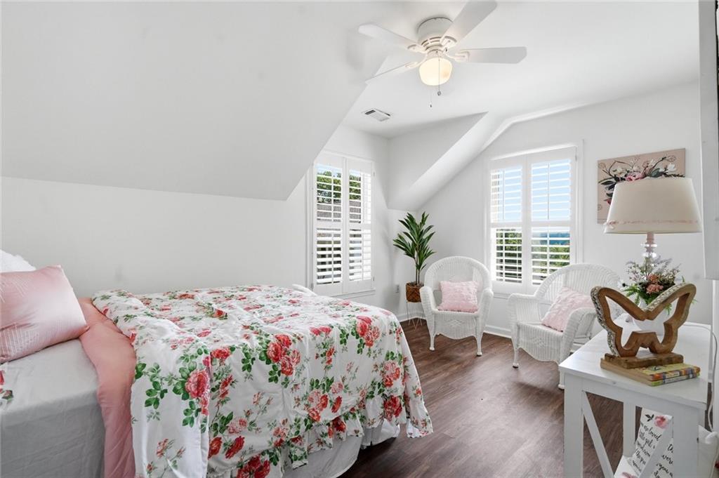 380 Fredricks Cove