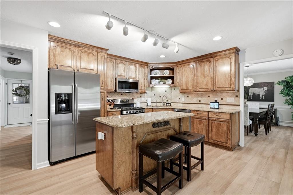 2430 Little John Lane
