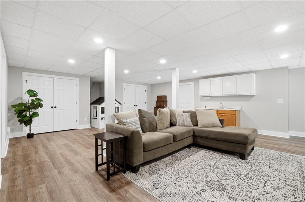 2430 Little John Lane