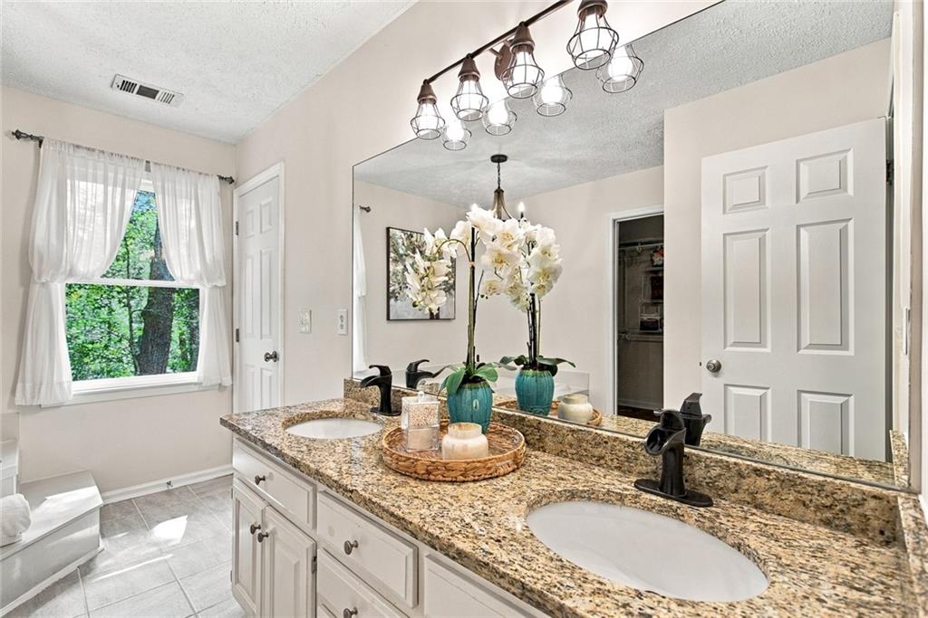 2038 Laurel Cove