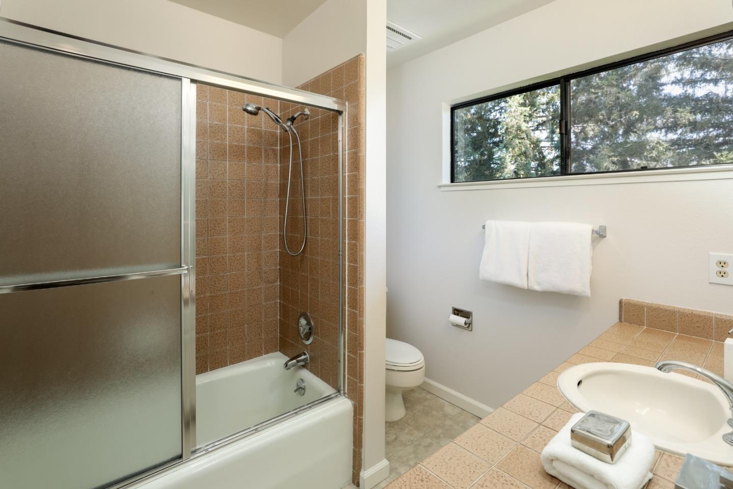 1204 Sharon Park DR 87