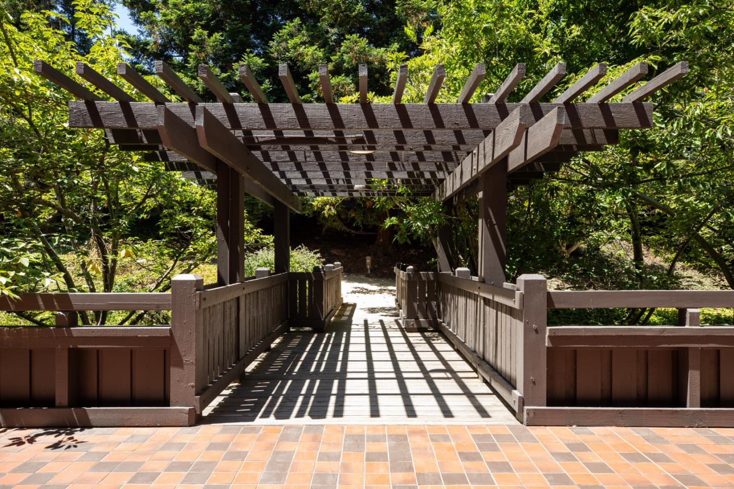 1204 Sharon Park DR 87