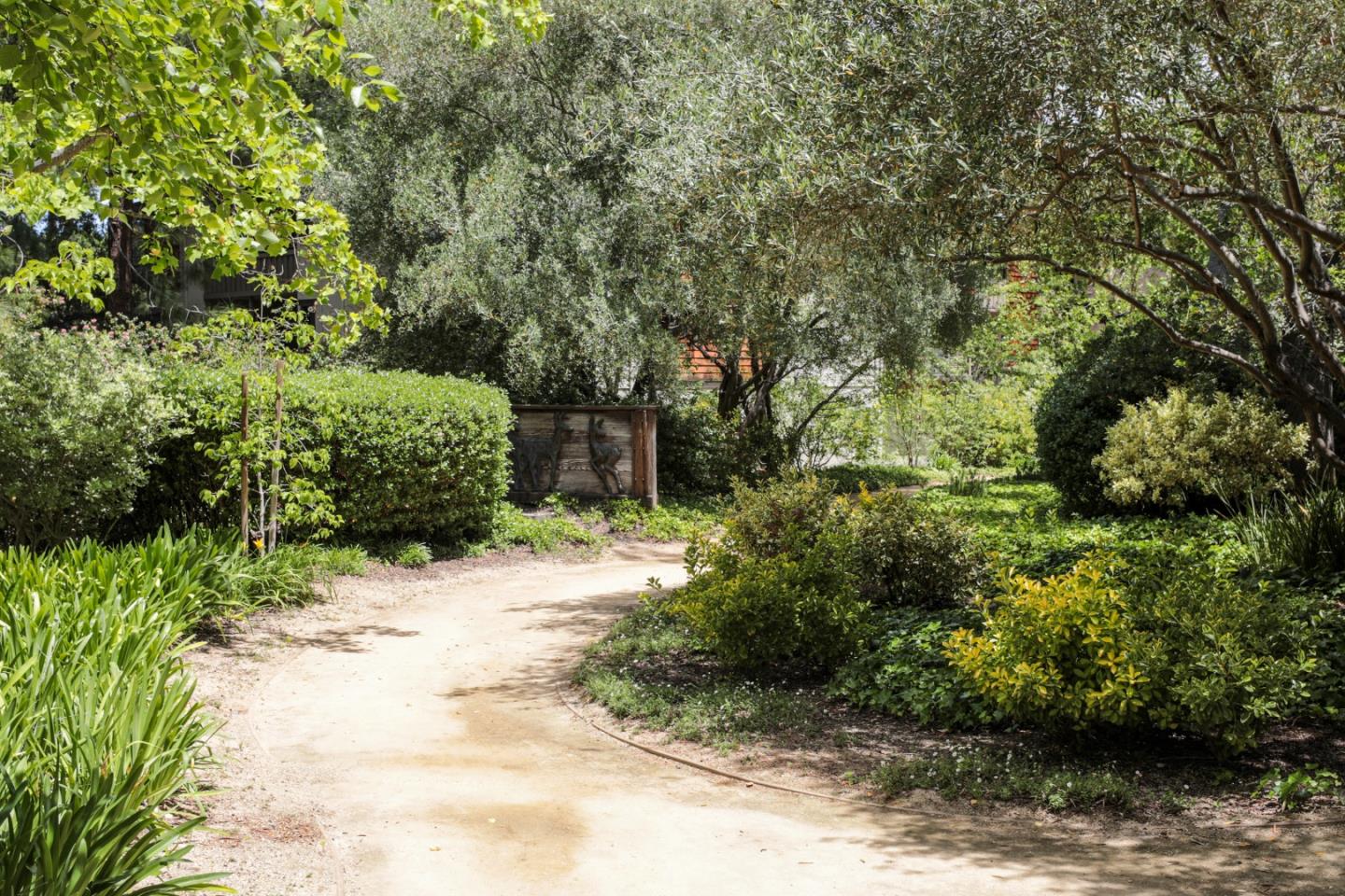 1204 Sharon Park DR 87