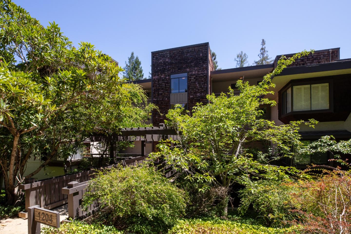 1204 Sharon Park DR 87