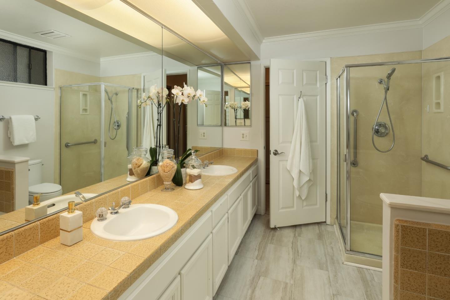 1204 Sharon Park DR 87