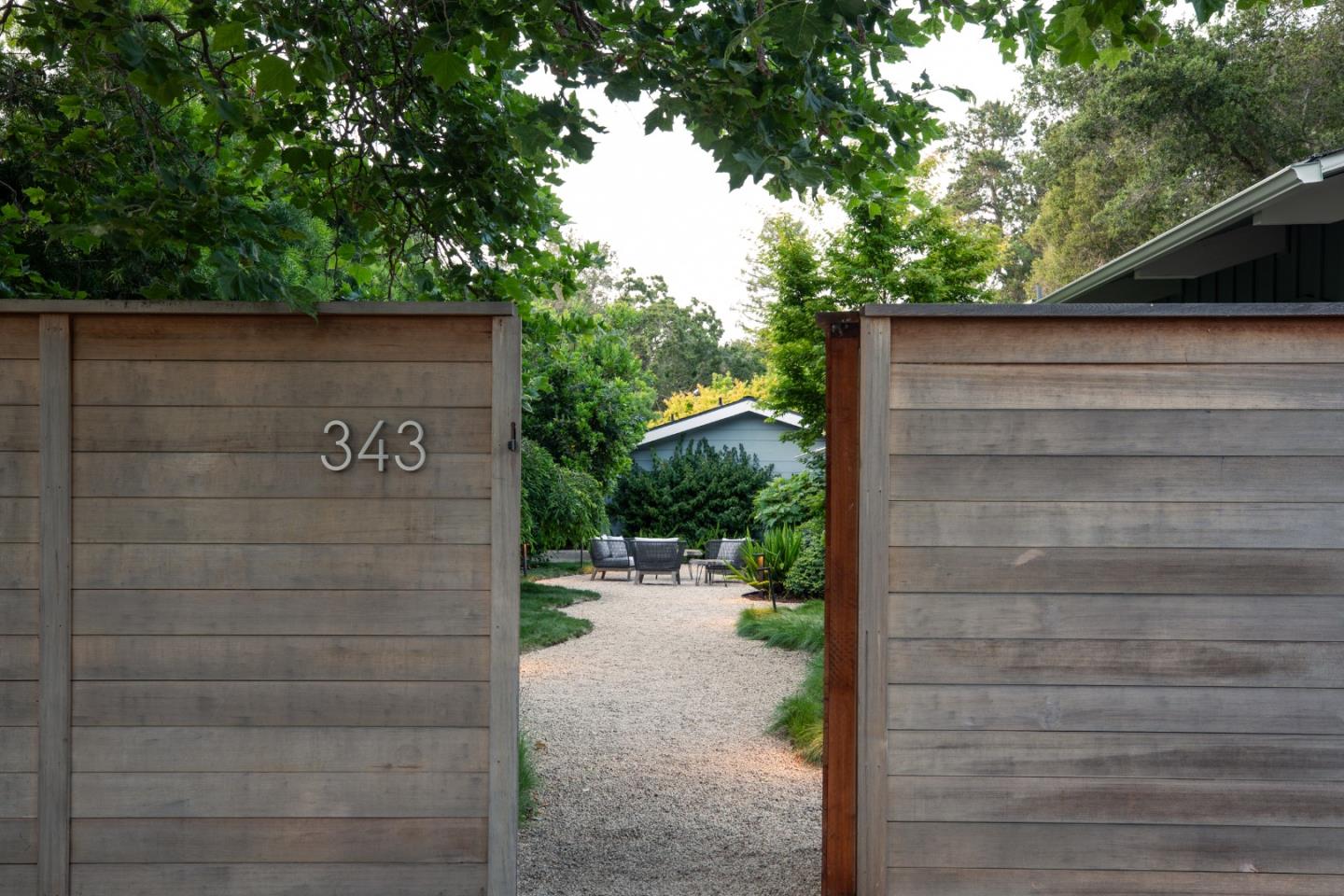 343 Lloyden Park LN