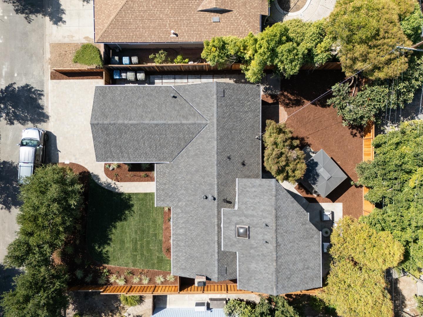 1840 Santa Cruz Avenue