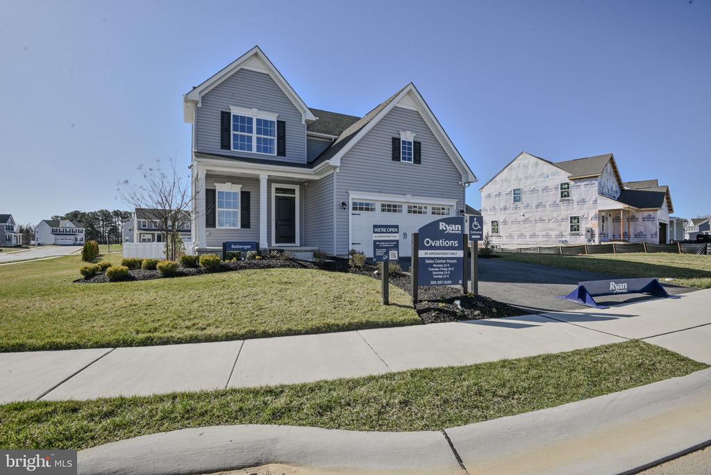 111 Andare Blvd