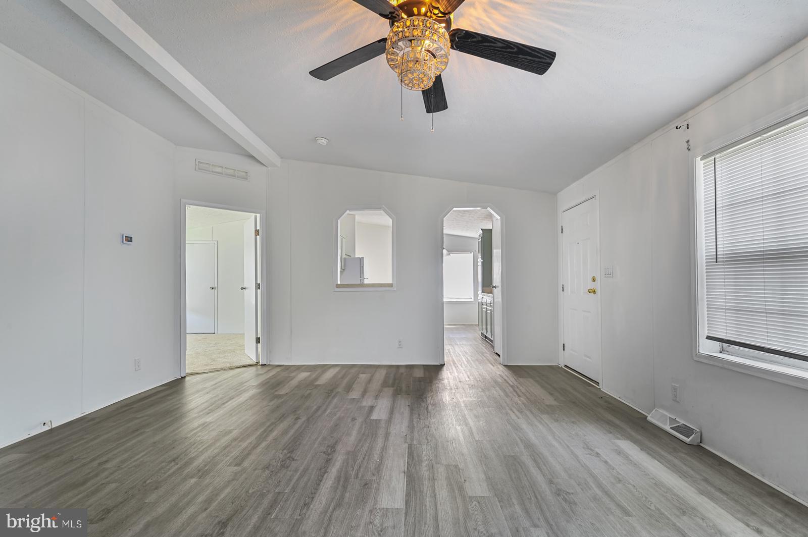 335 Erica Ave #335