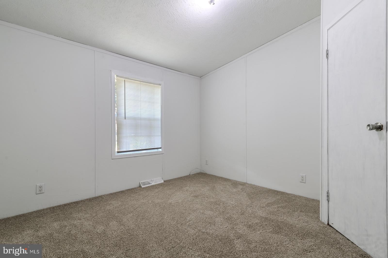 335 Erica Ave #335