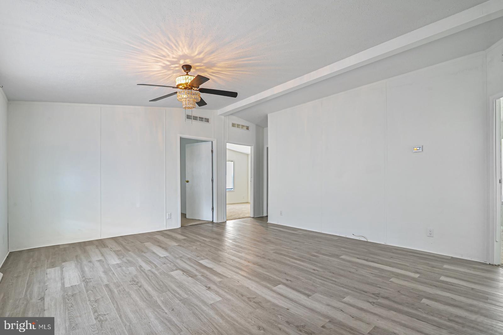 335 Erica Ave #335
