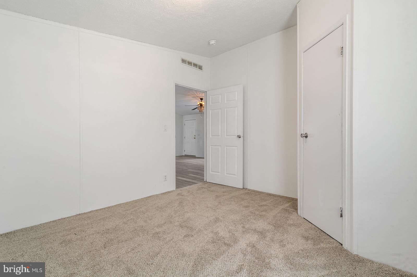 335 Erica Ave #335