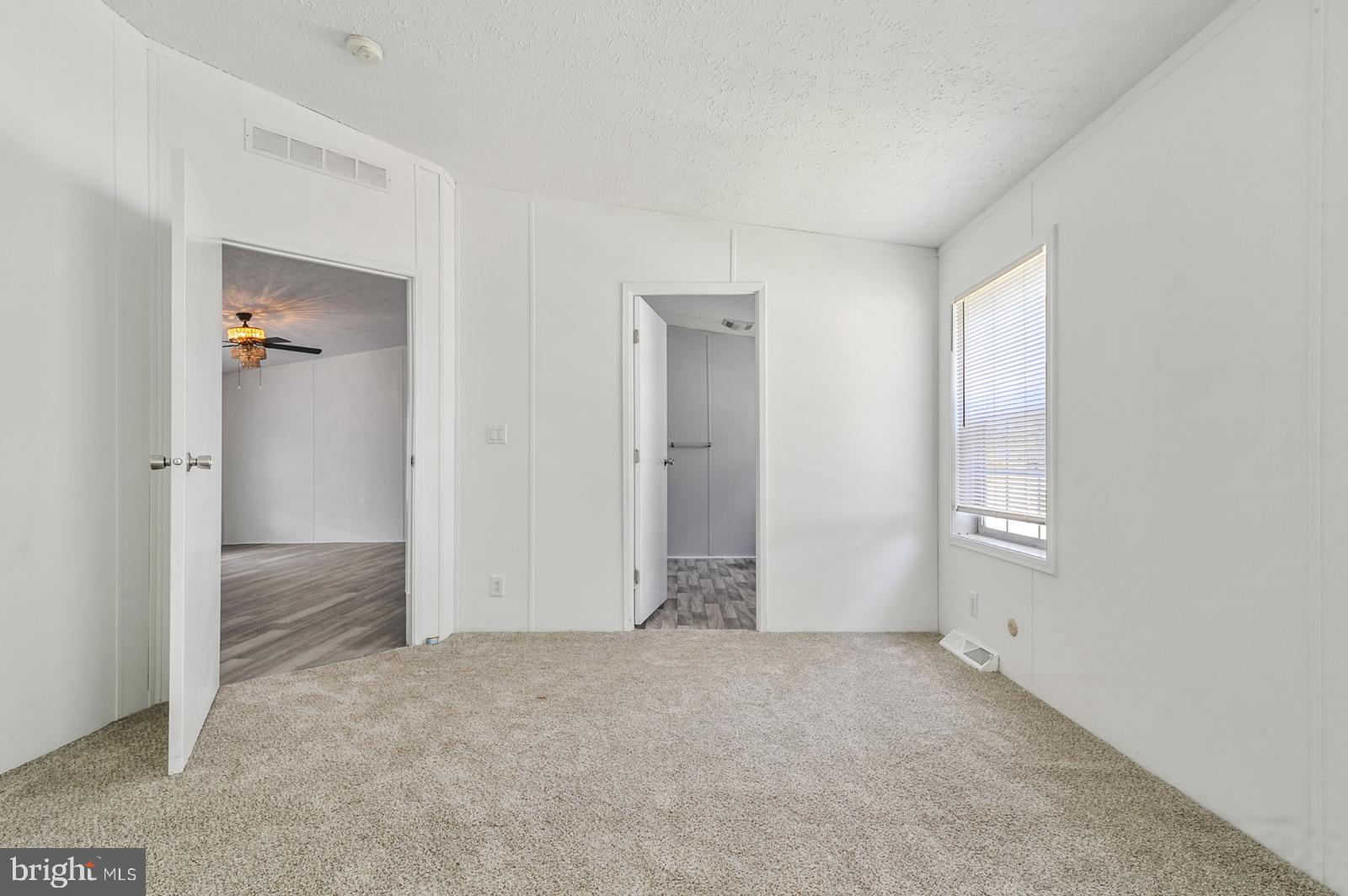 335 Erica Ave #335