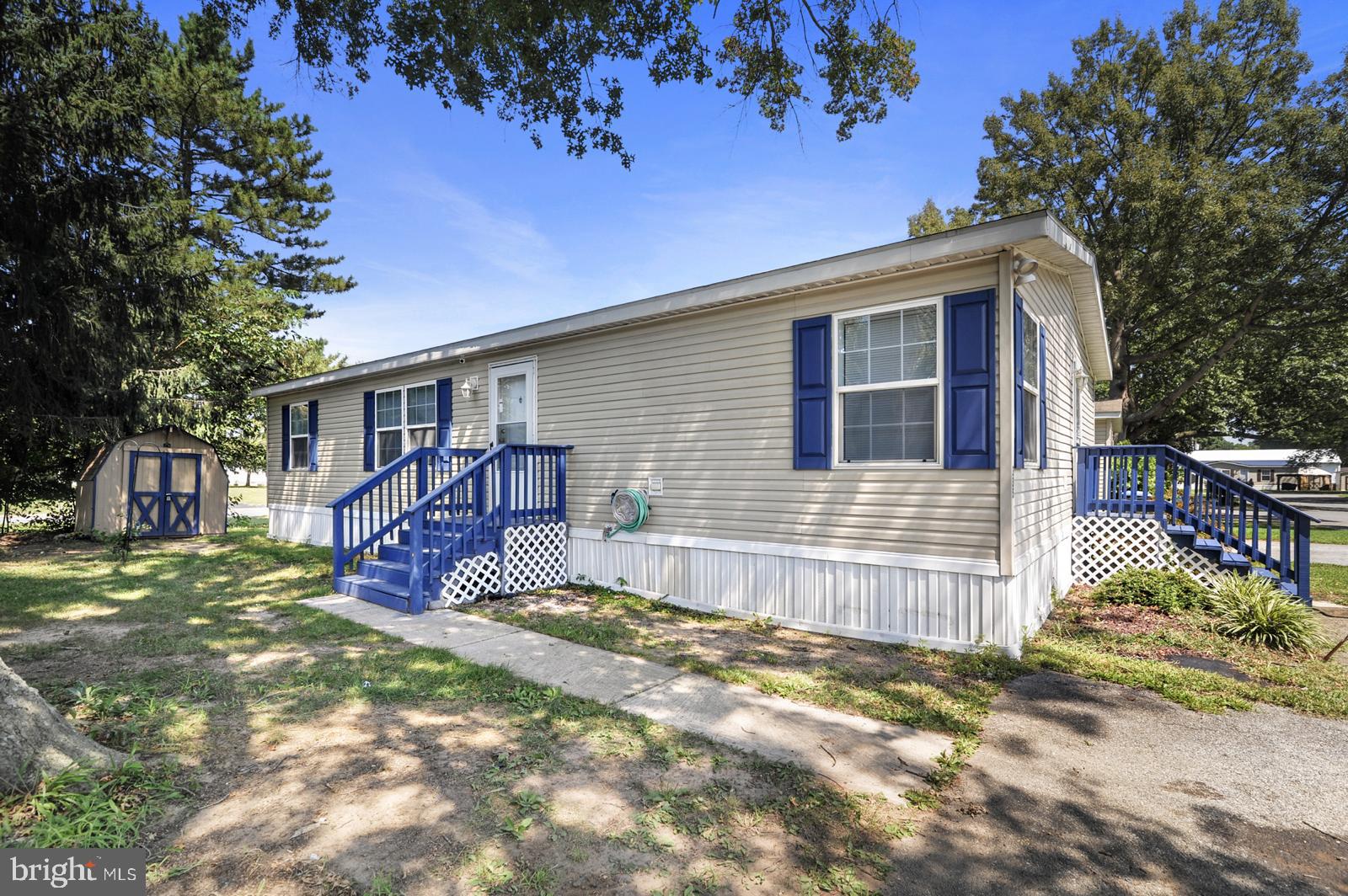 335 Erica Ave #335