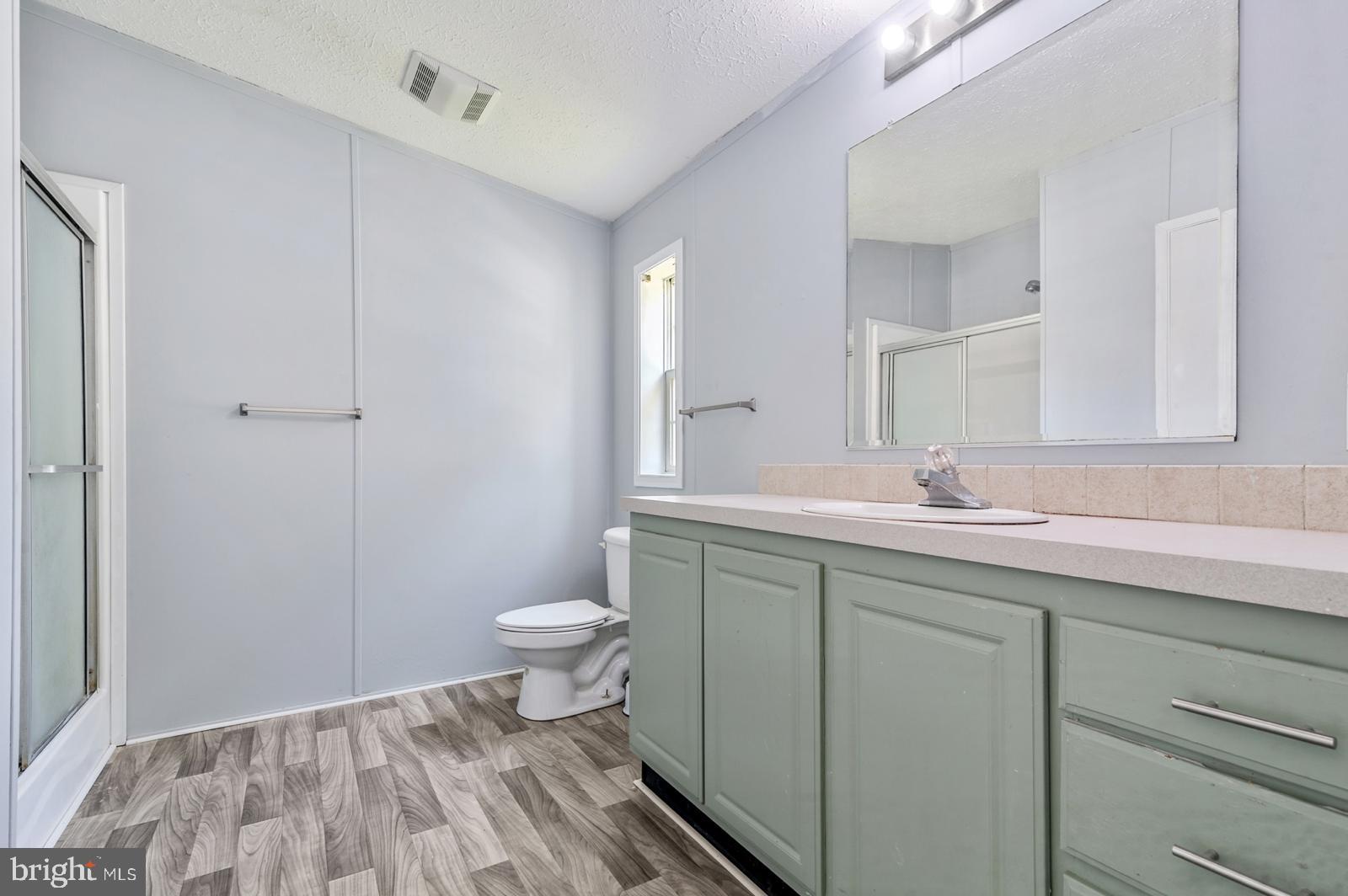 335 Erica Ave #335