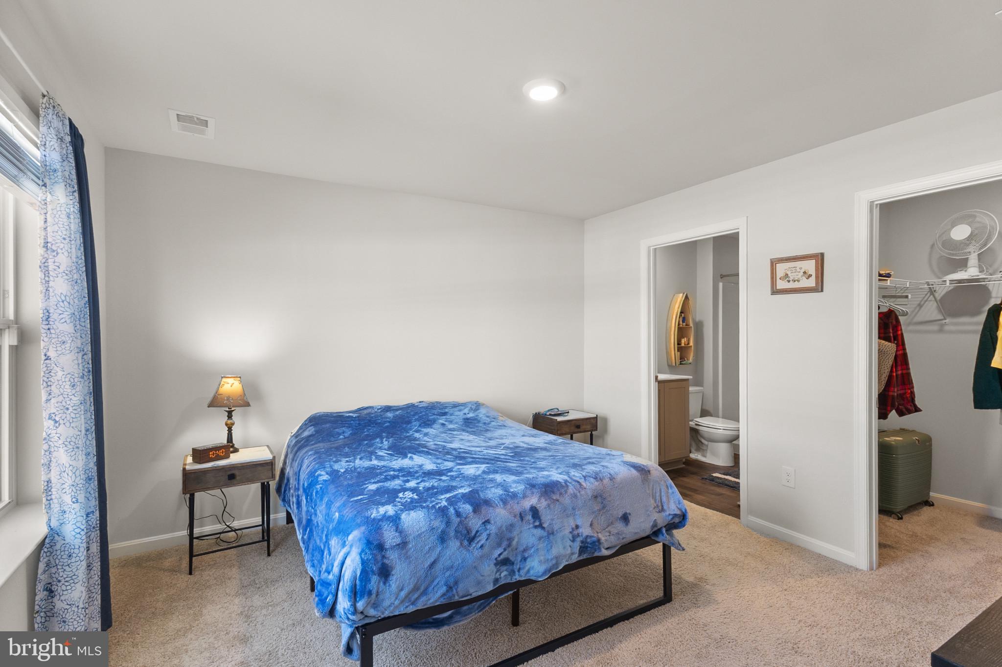 100 Sea Horse Ln