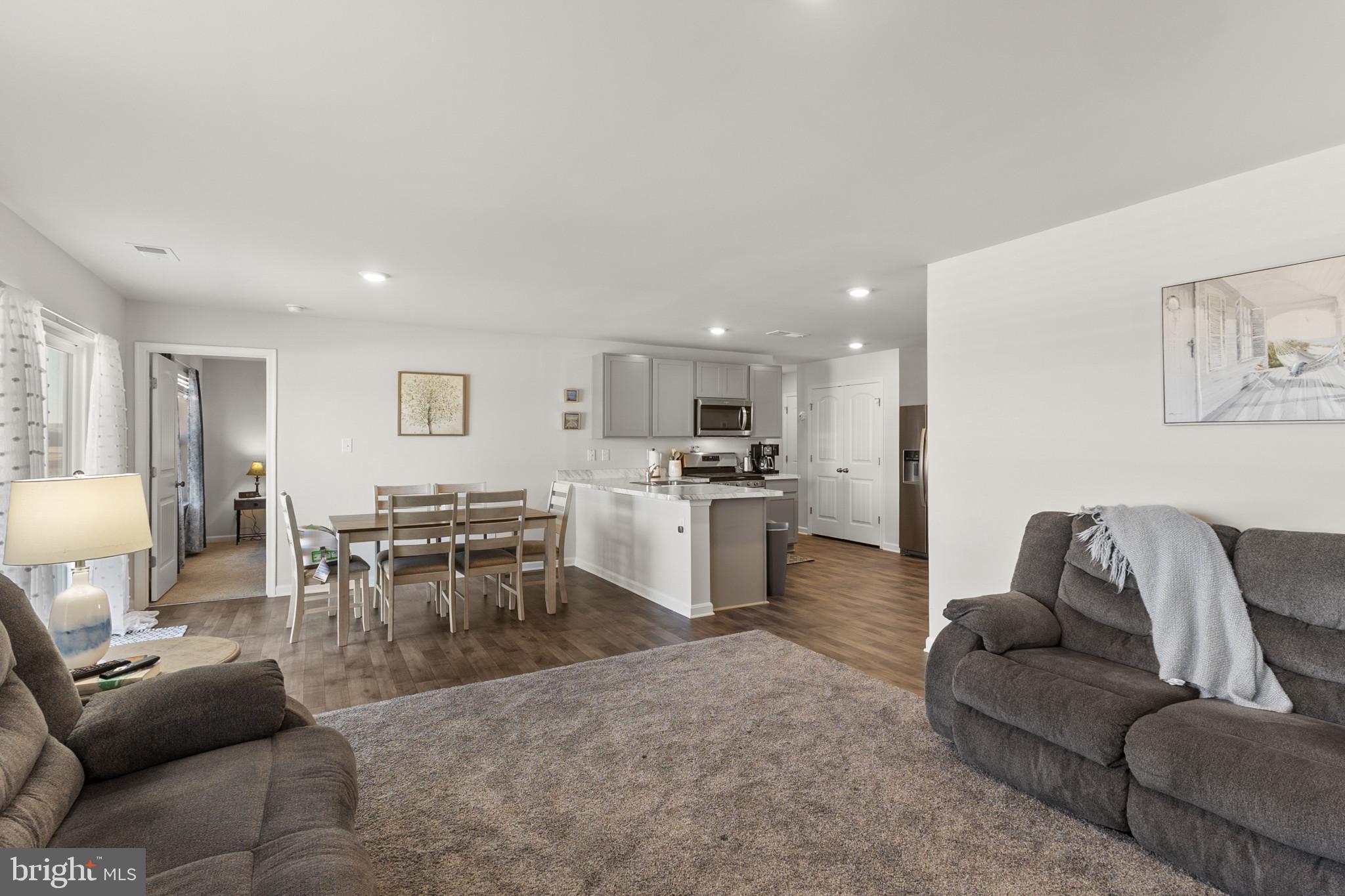 100 Sea Horse Ln