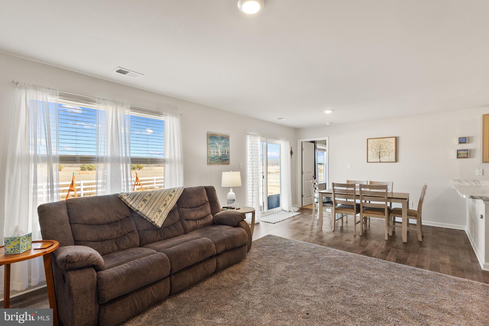 100 Sea Horse Ln