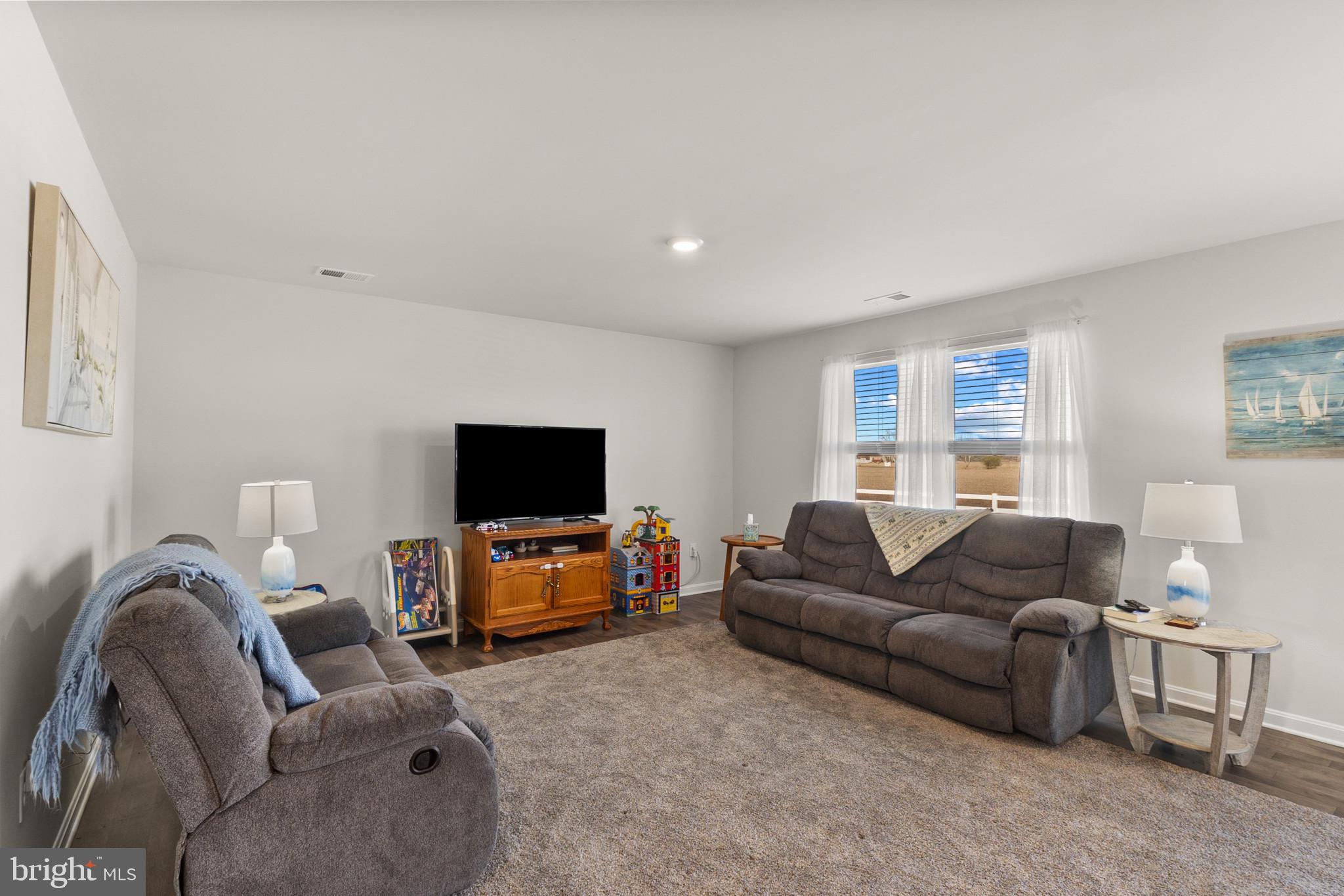 100 Sea Horse Ln