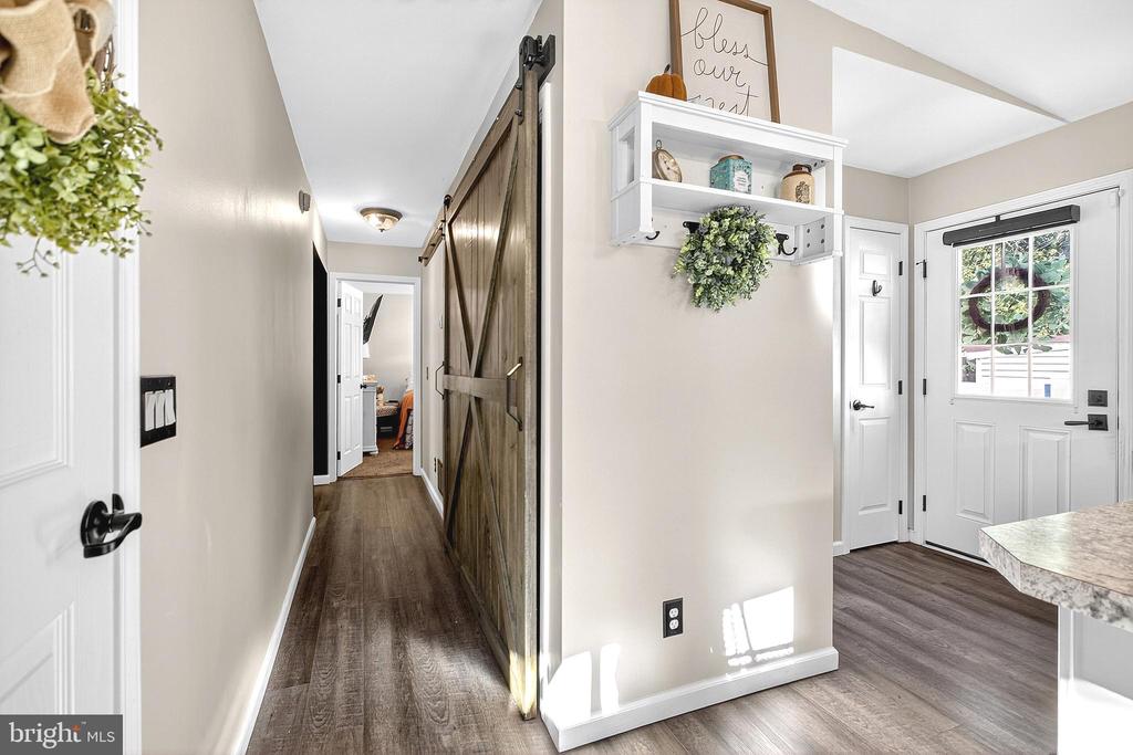 108 W COMMERCE