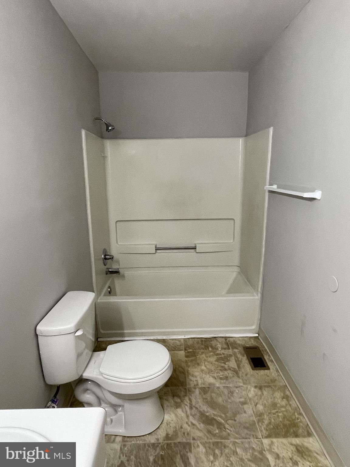 9 Wellington Dr