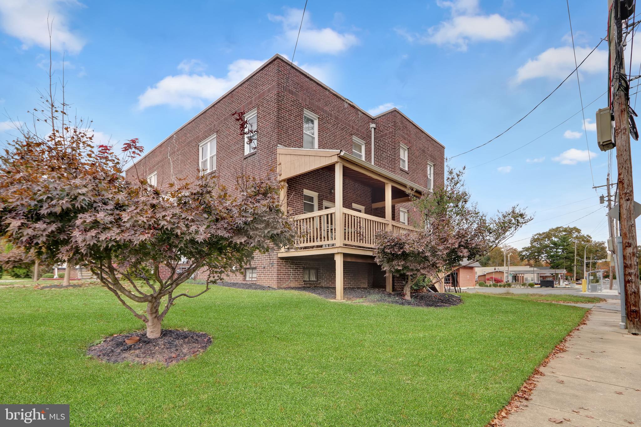 303 W 39th St