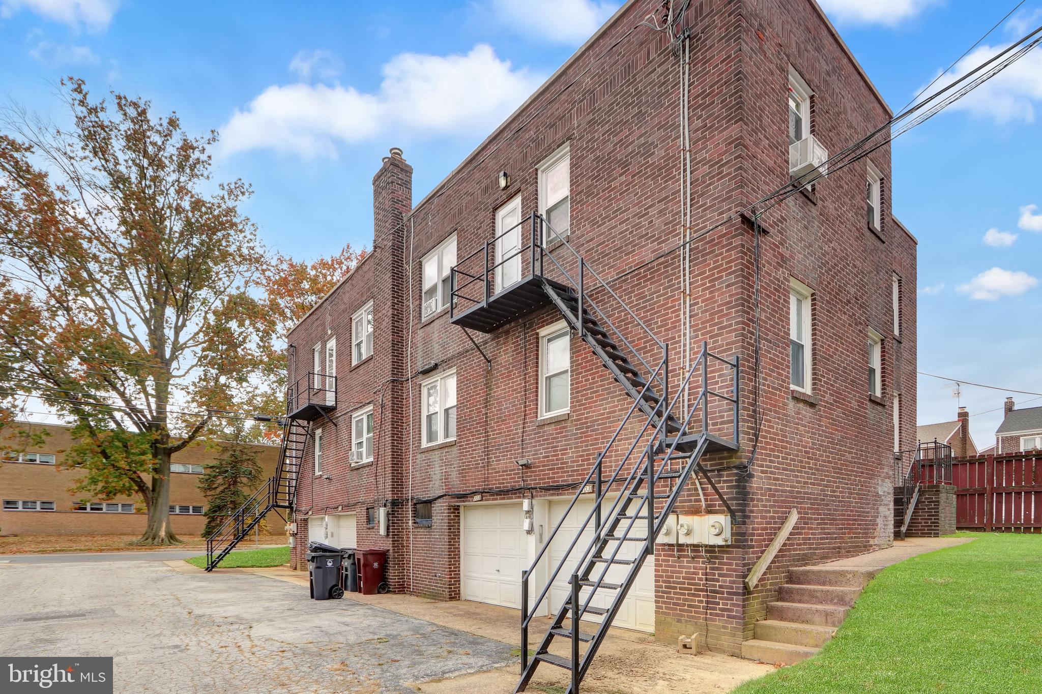 303 W 39th St