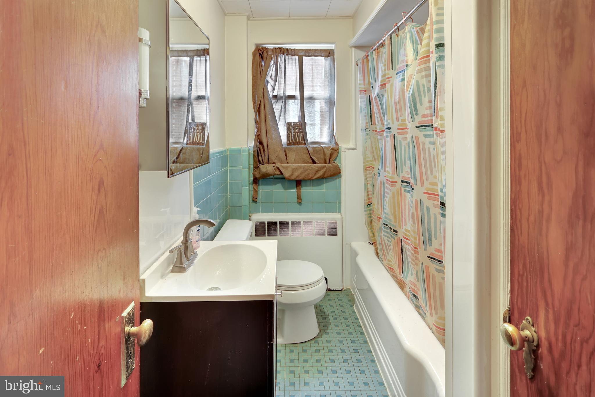 303 W 39th St