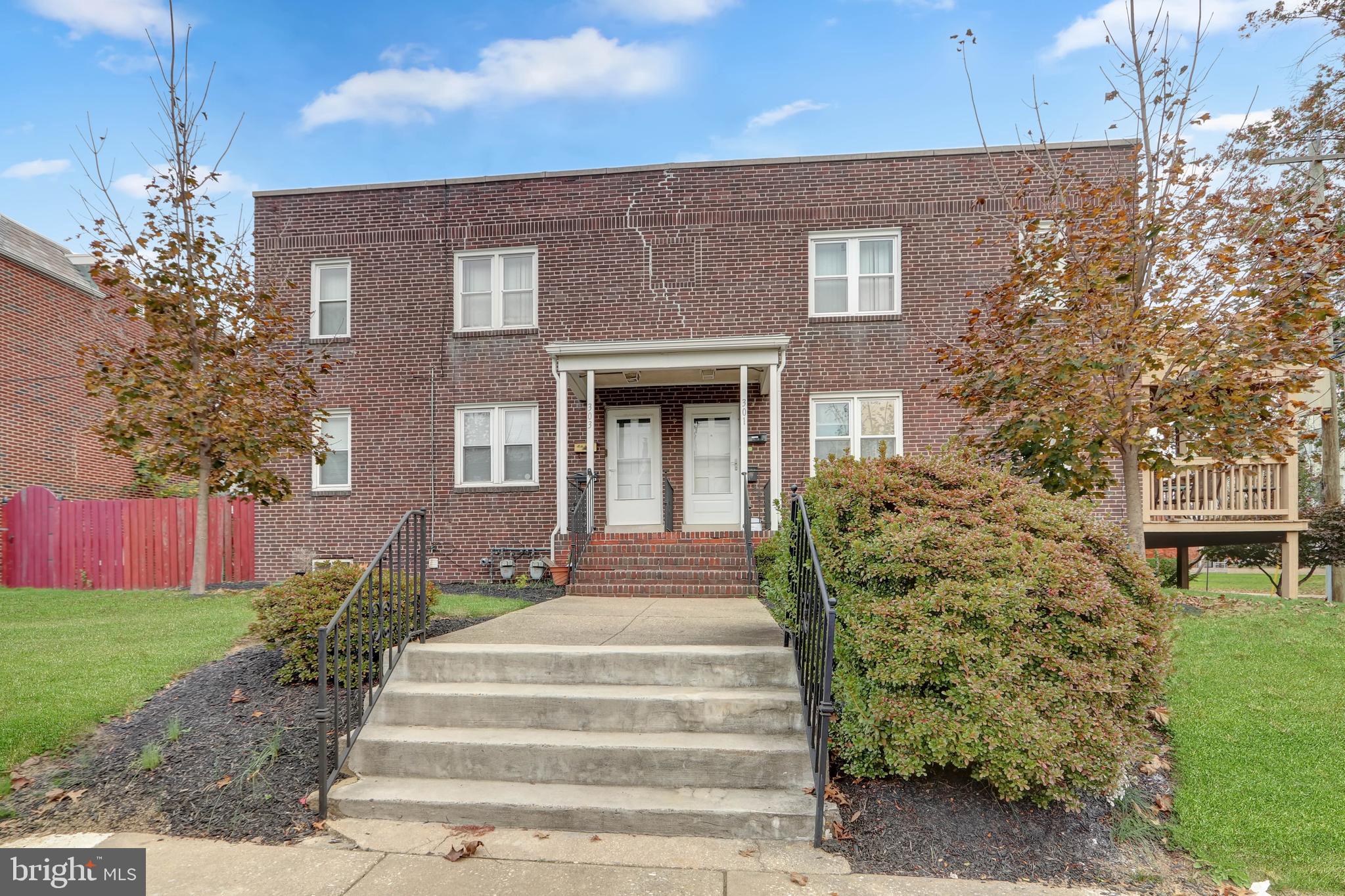 303 W 39th St