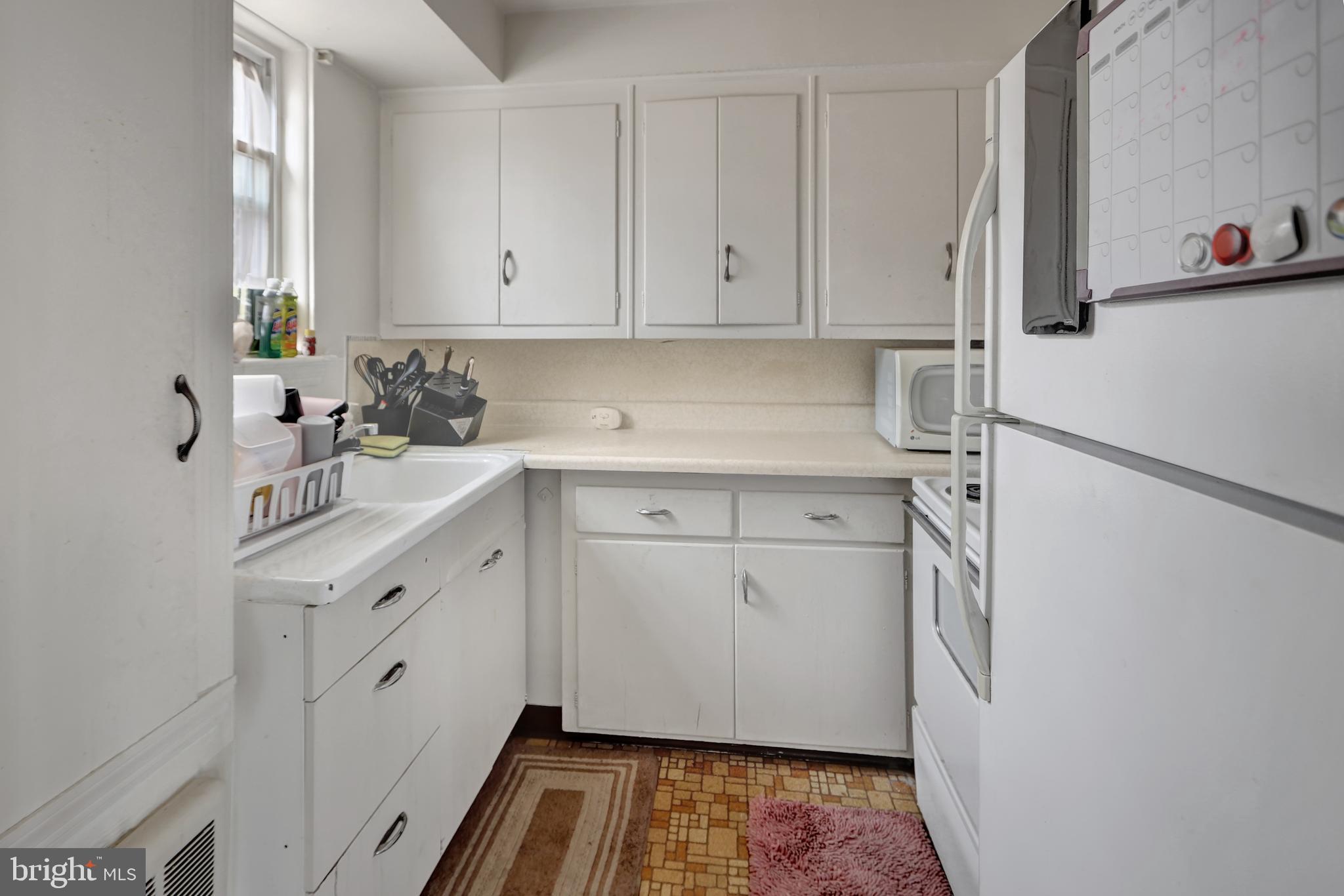 303 W 39th St