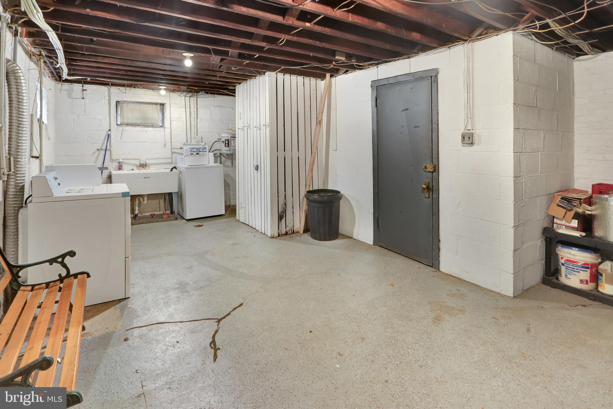 303 W 39th St