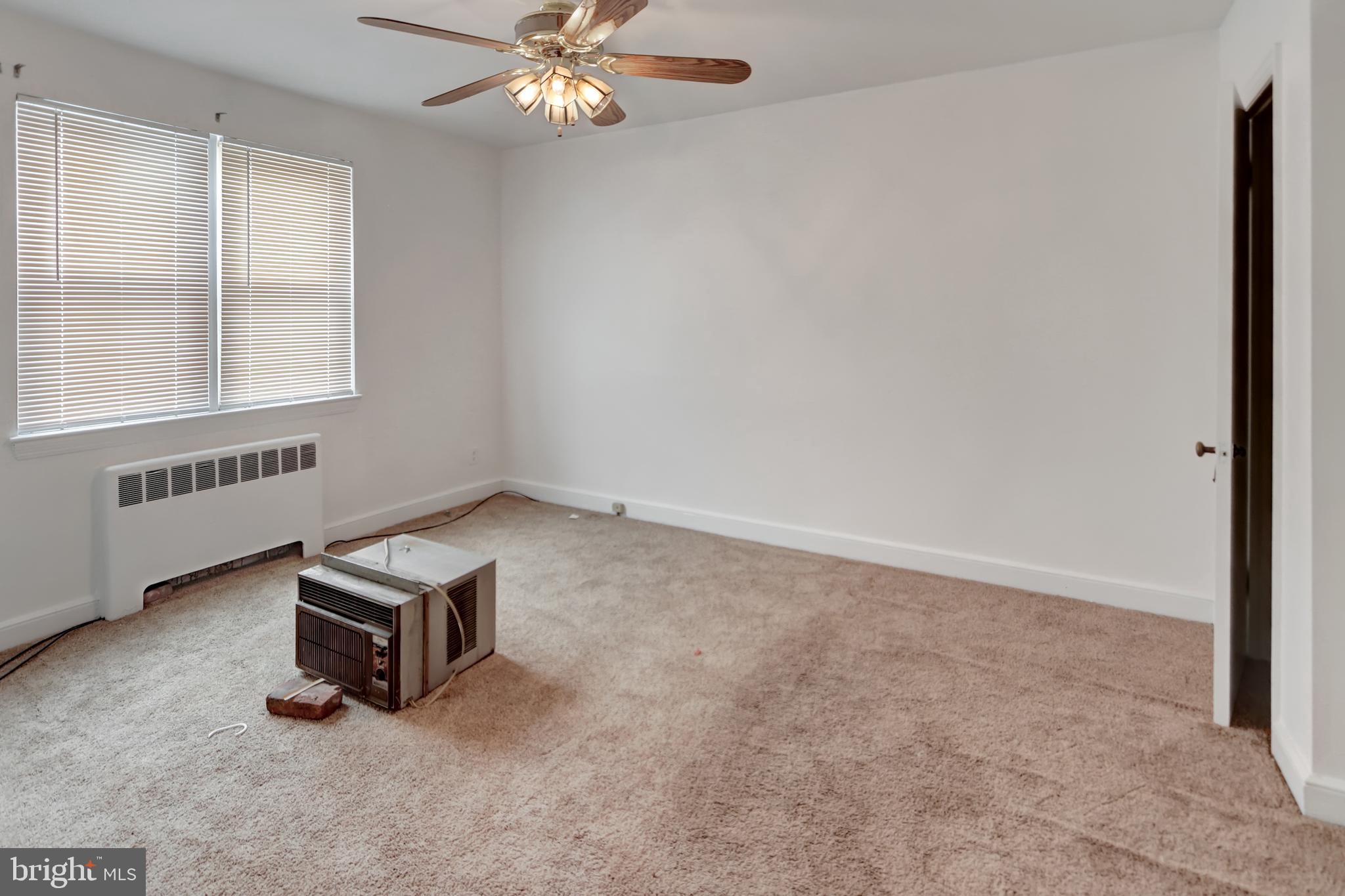 303 W 39th St