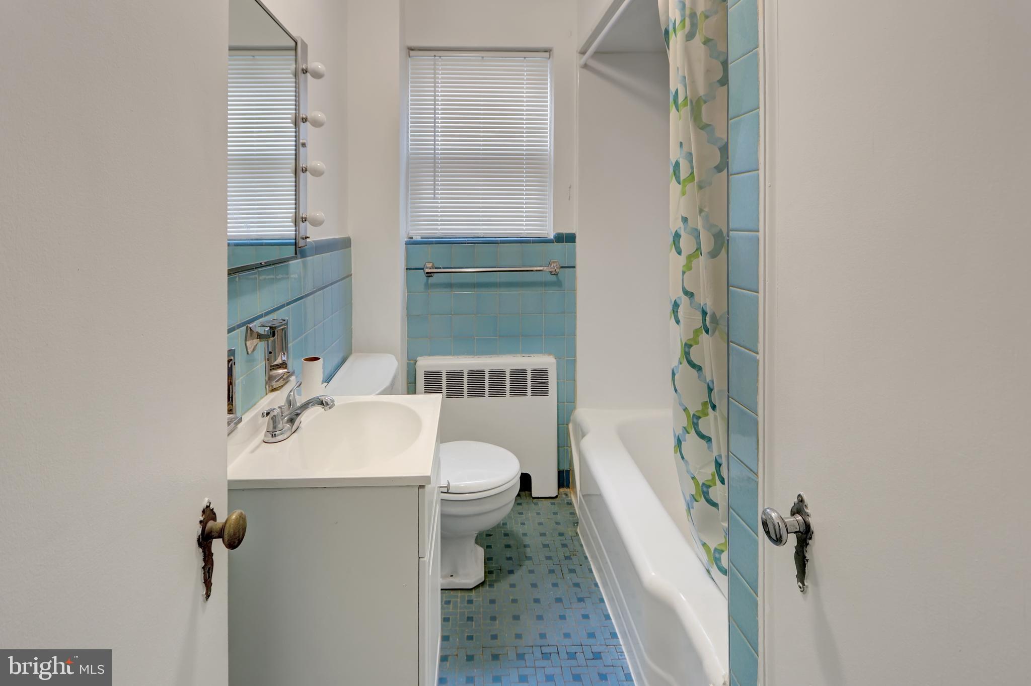 303 W 39th St