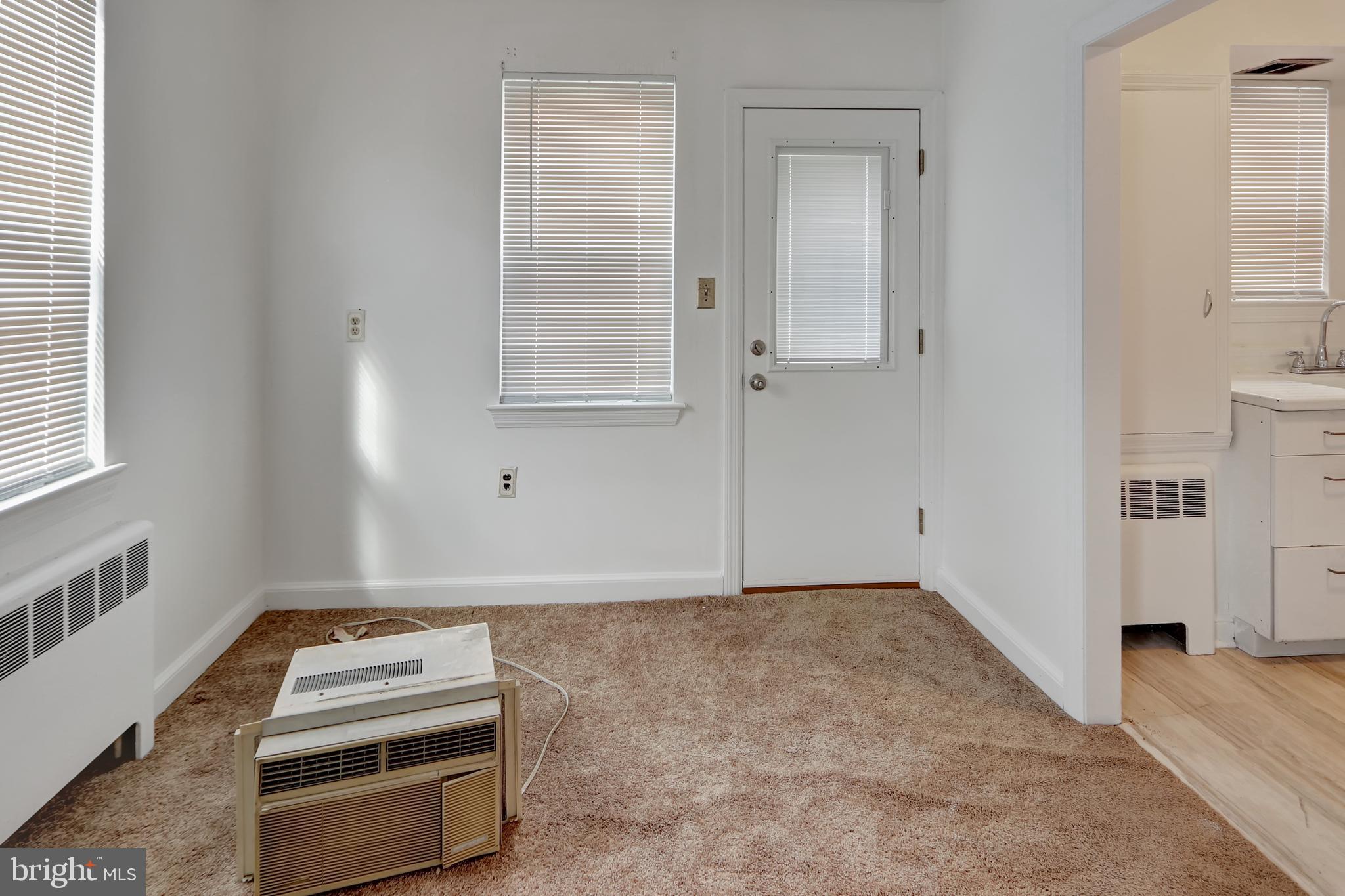 303 W 39th St