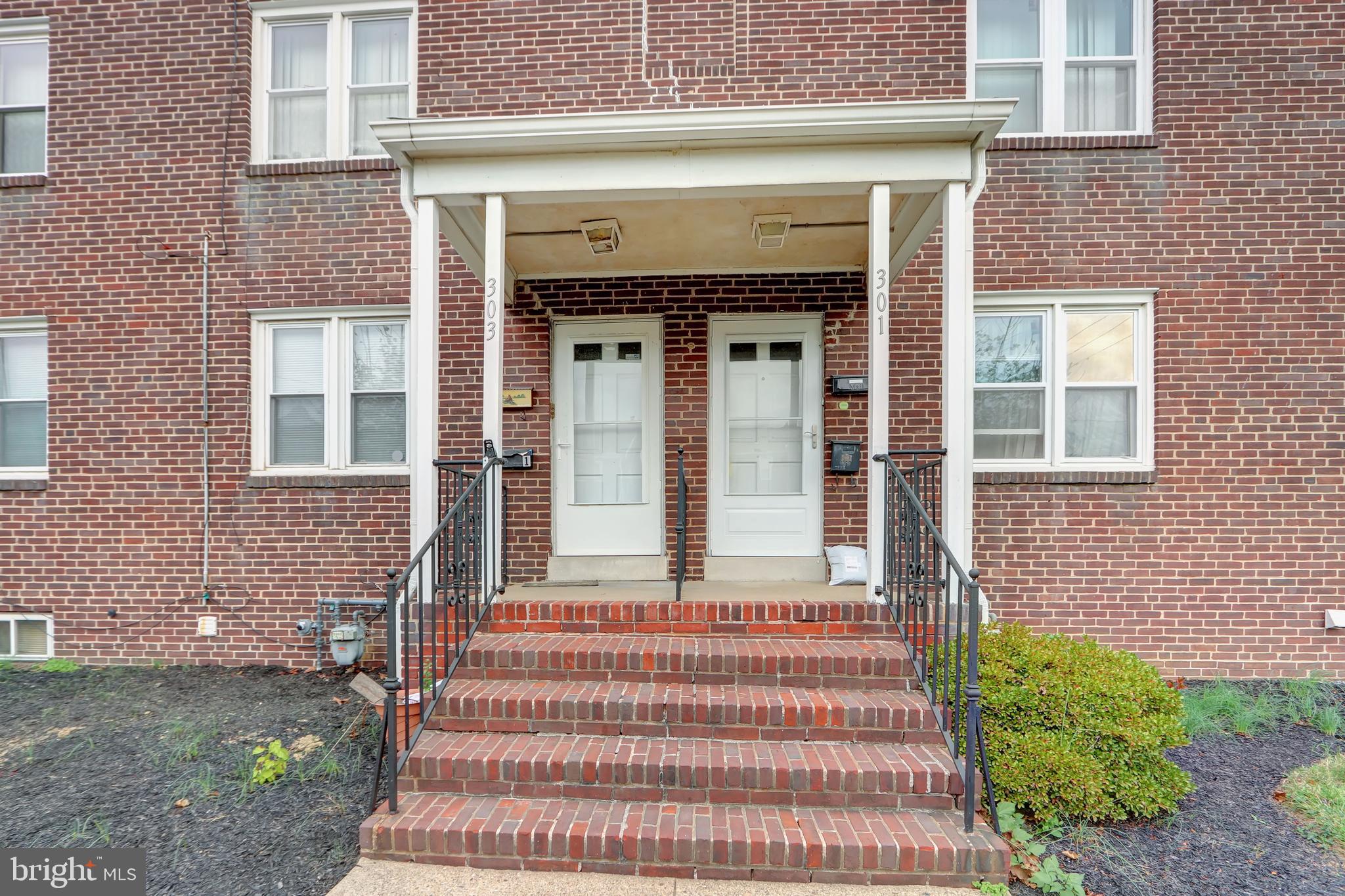 303 W 39th St