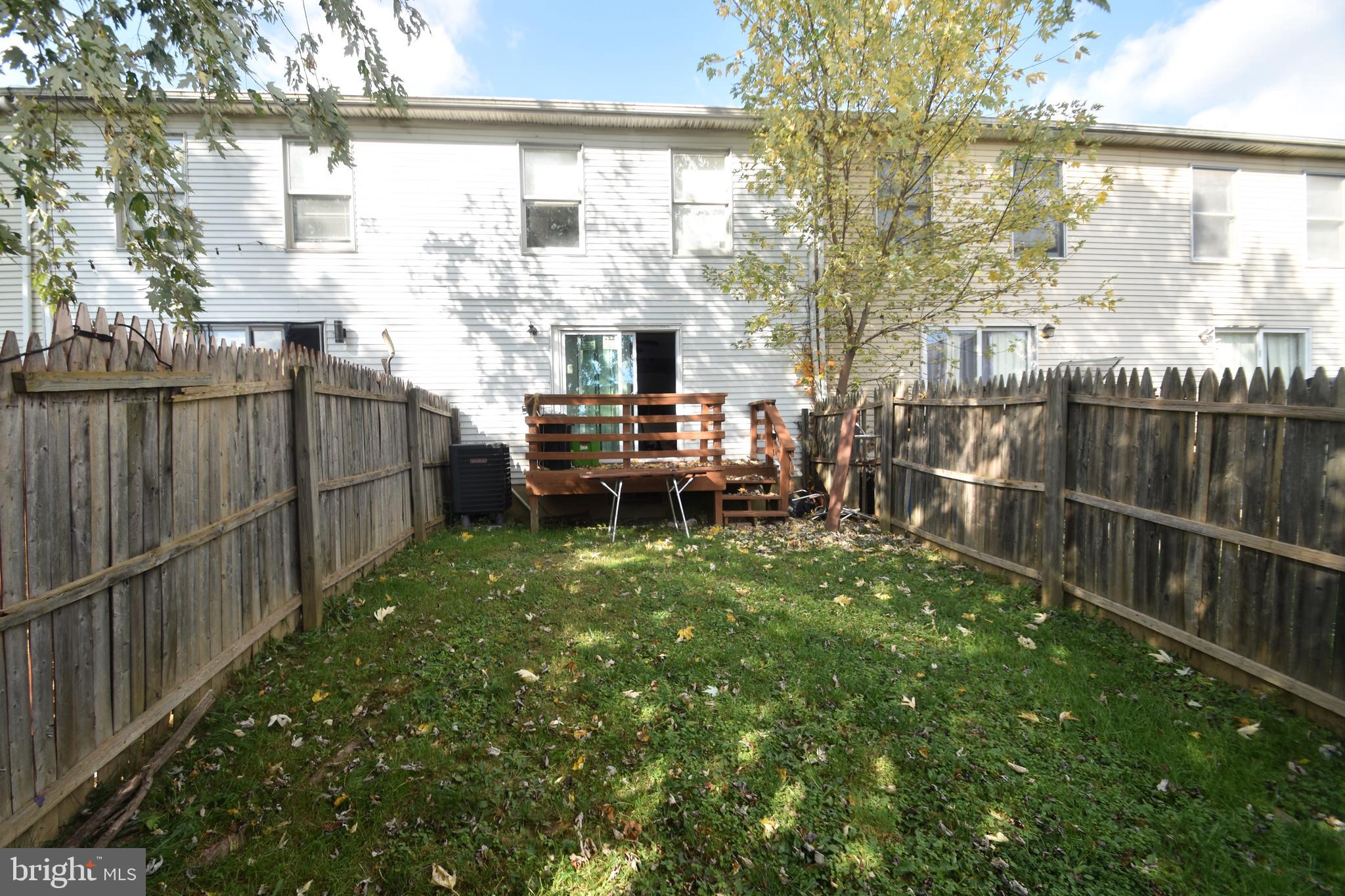 8 Whitburn Pl