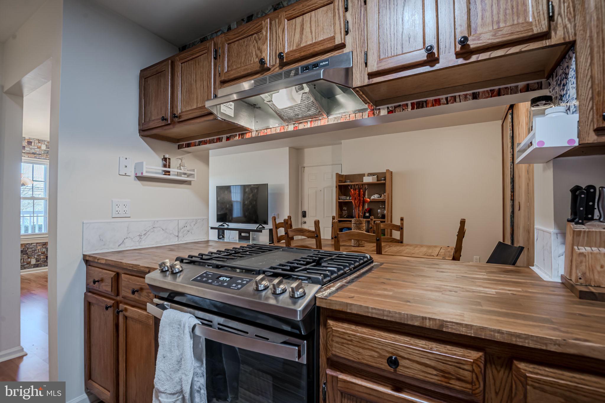 1005 Waters Edge Dr