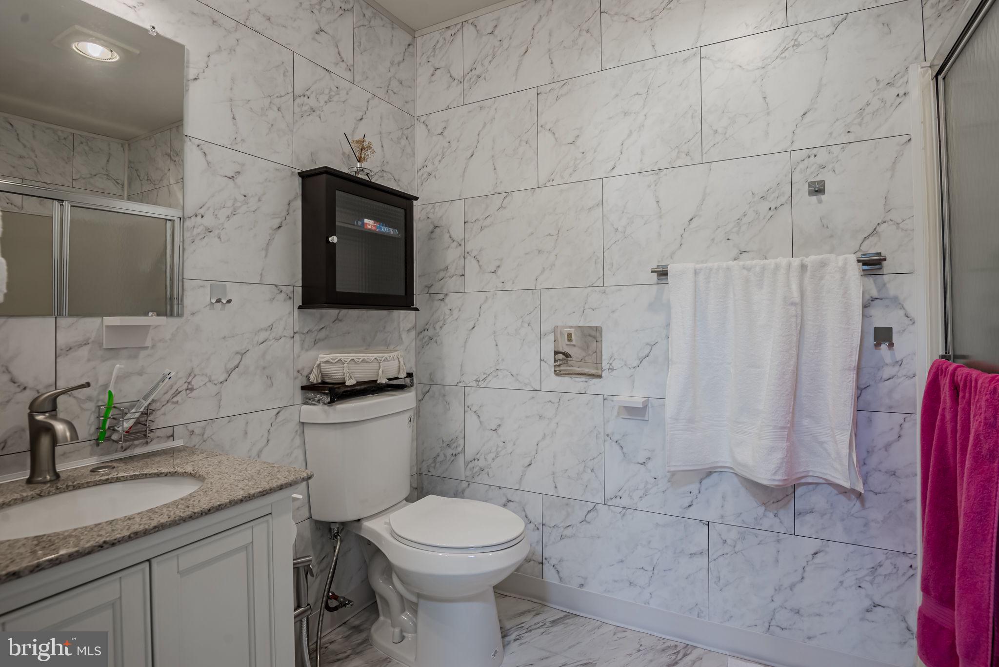 1005 Waters Edge Dr