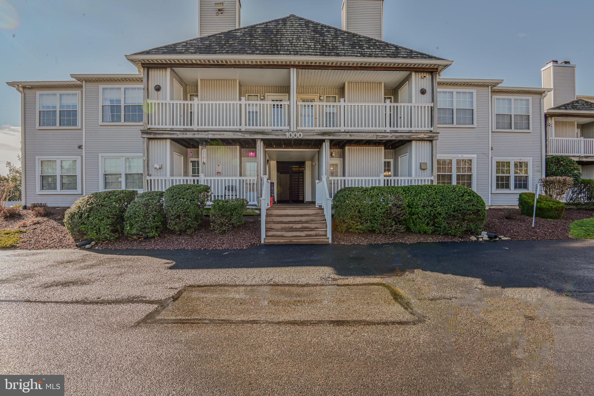 1005 Waters Edge Dr