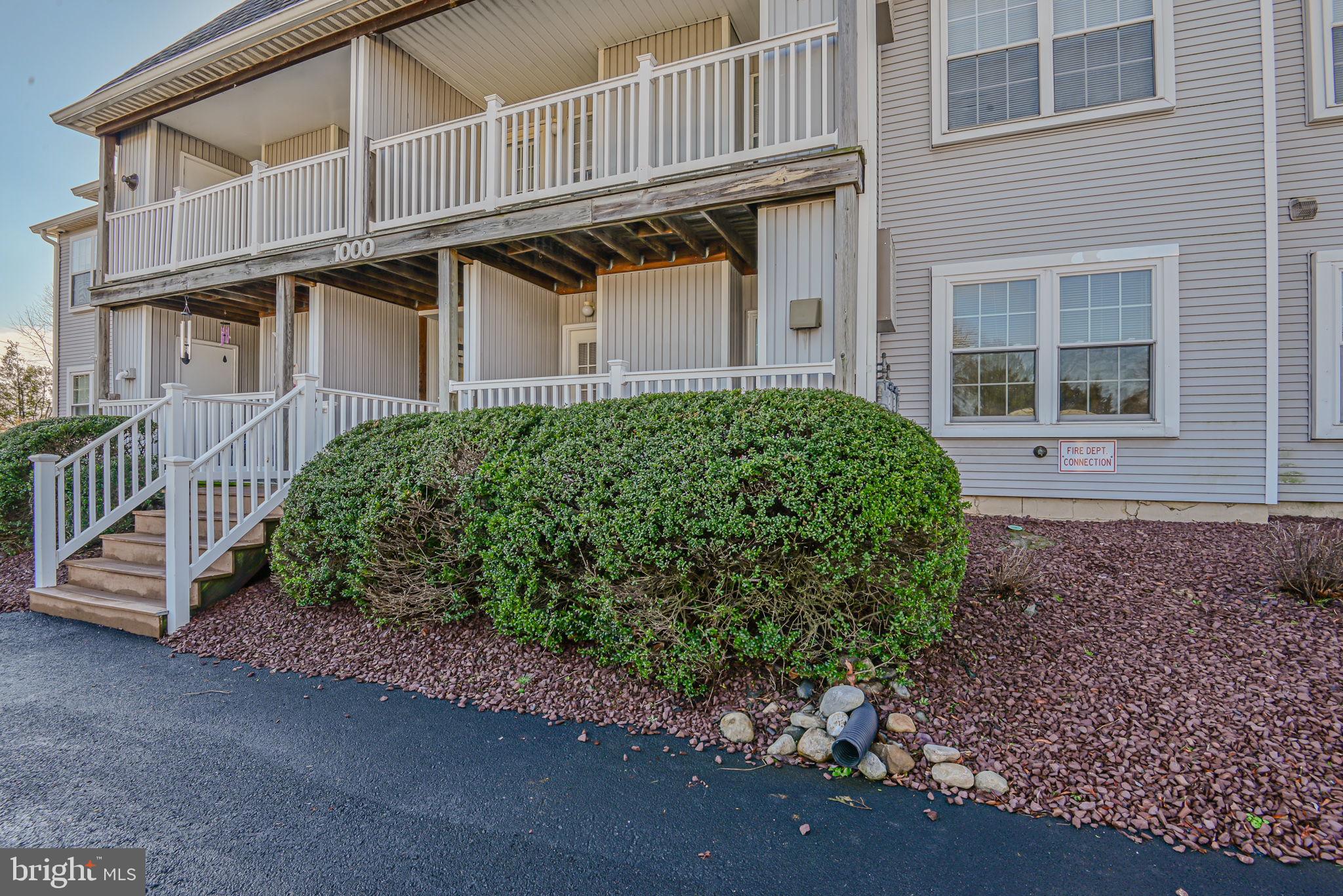 1005 Waters Edge Dr