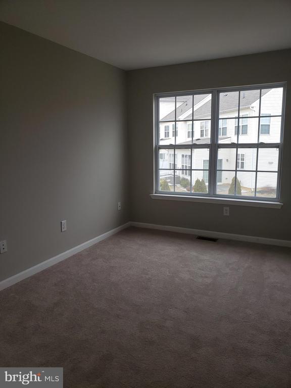 947 LANSDOWNE RD