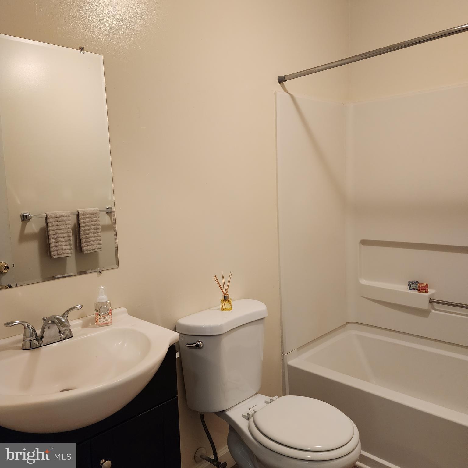 140 Auckland Dr