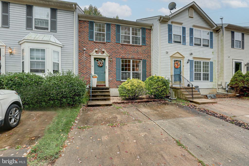 10 Dovetree Dr