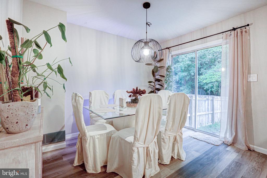 10 Dovetree Dr