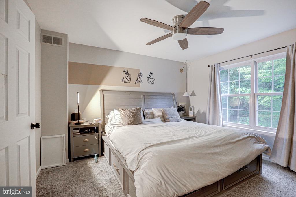 10 Dovetree Dr
